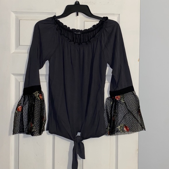 ❌DONATED❌Charcoal Gray Off The Shoulders Mesh Floral Bell Sleeve Tie Knot Top - Picture 4 of 13